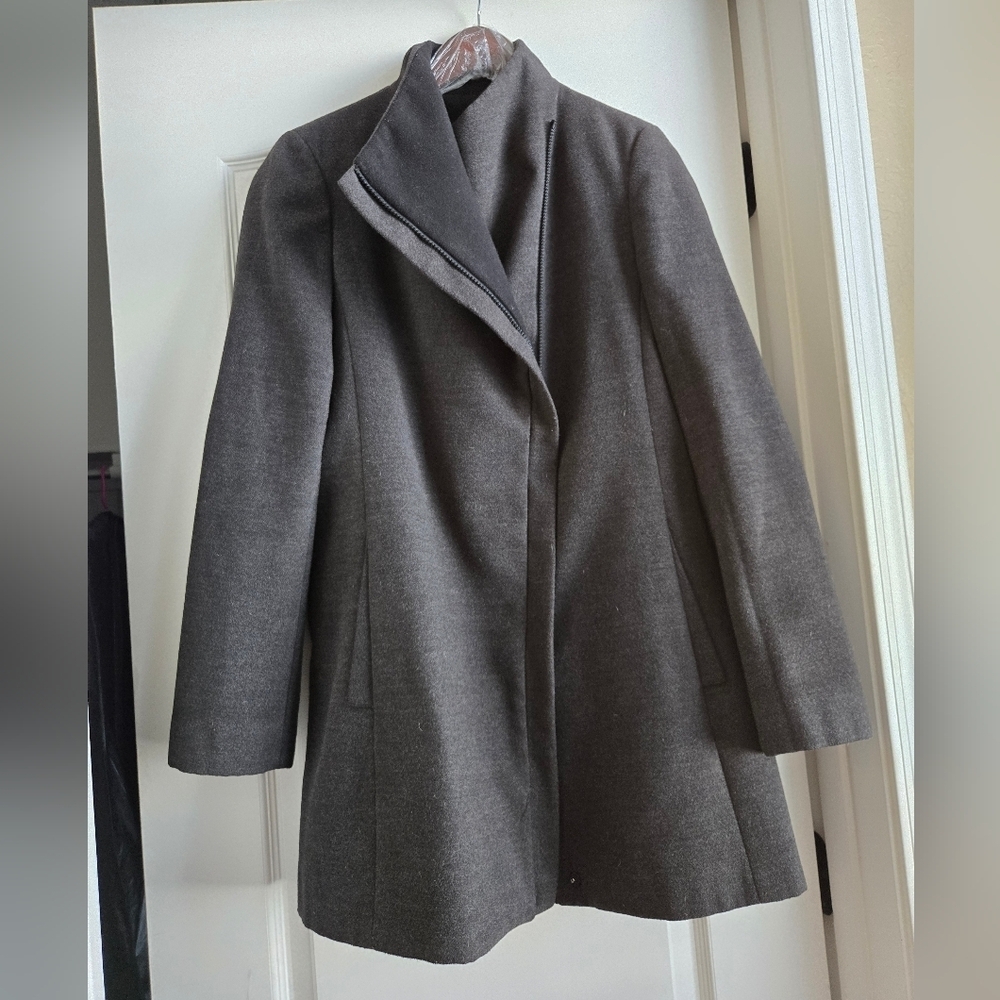 Andrew Marc sz Medium Asymmetrical Zip-Front Coat in Charcoal Grey